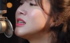 小姐姐唱起摇滚,小姐姐的激情演绎